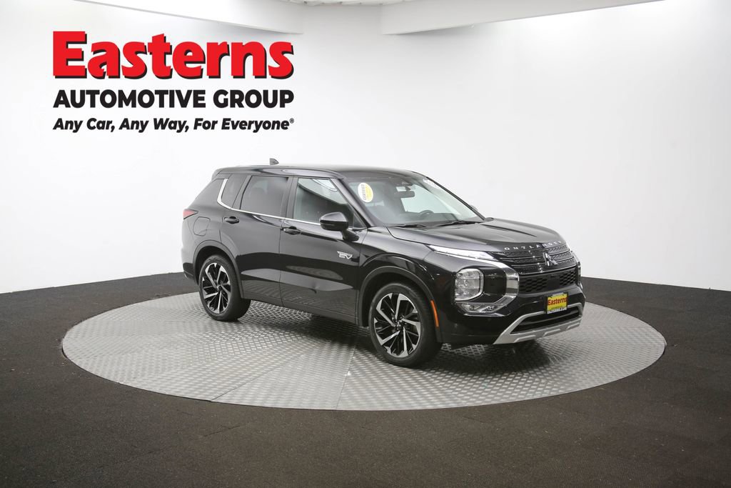 Used 2023 Mitsubishi Outlander SE image 50