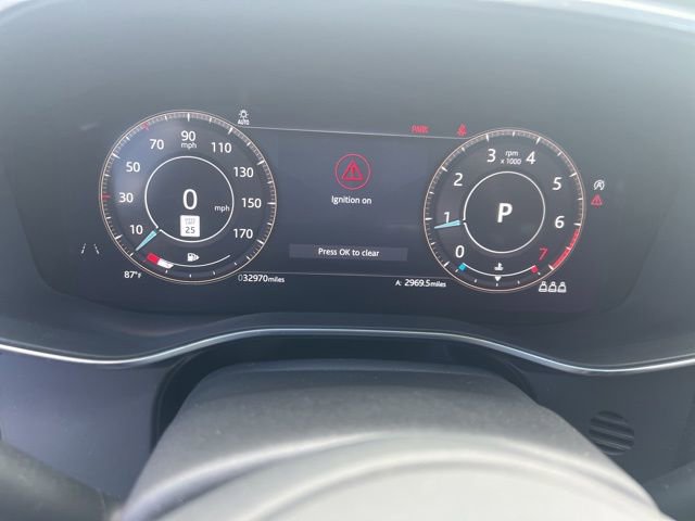 Used 2021 Jaguar XF SE image 12