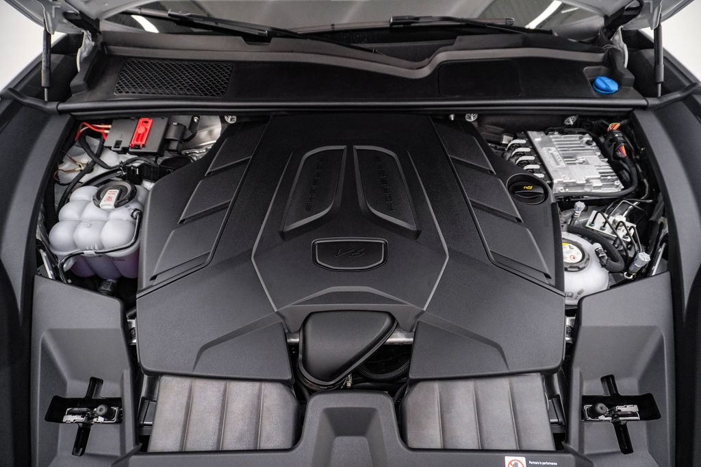 New 2026 Porsche Cayenne Coupe AWD/4WD image 29