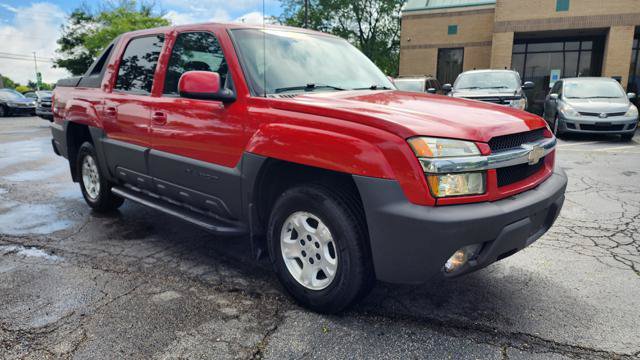 Used 2003 Chevrolet Avalanche 4x4 w/ Suspension Package, Off-Road image 2