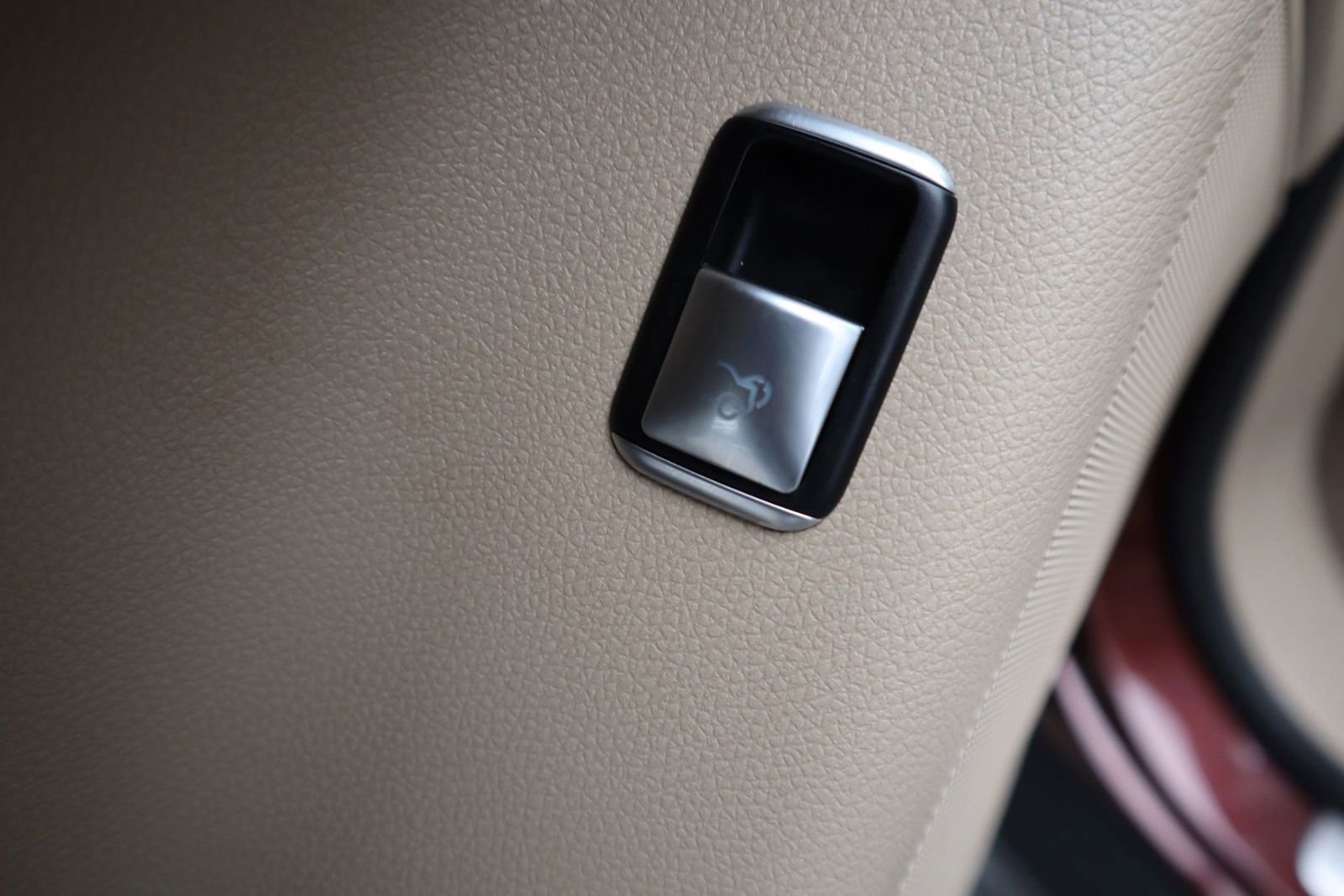 Used 2015 Mercedes-Benz GL 320 BlueTEC 4MATIC w/ Premium I Package image 30