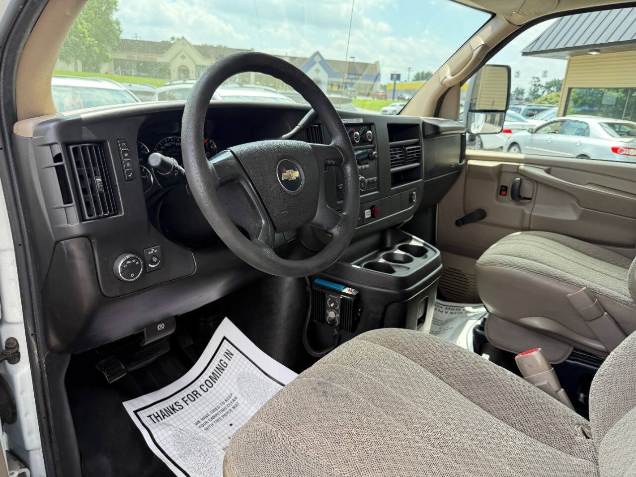 Used 2009 Chevrolet Express 3500 RWD image 10