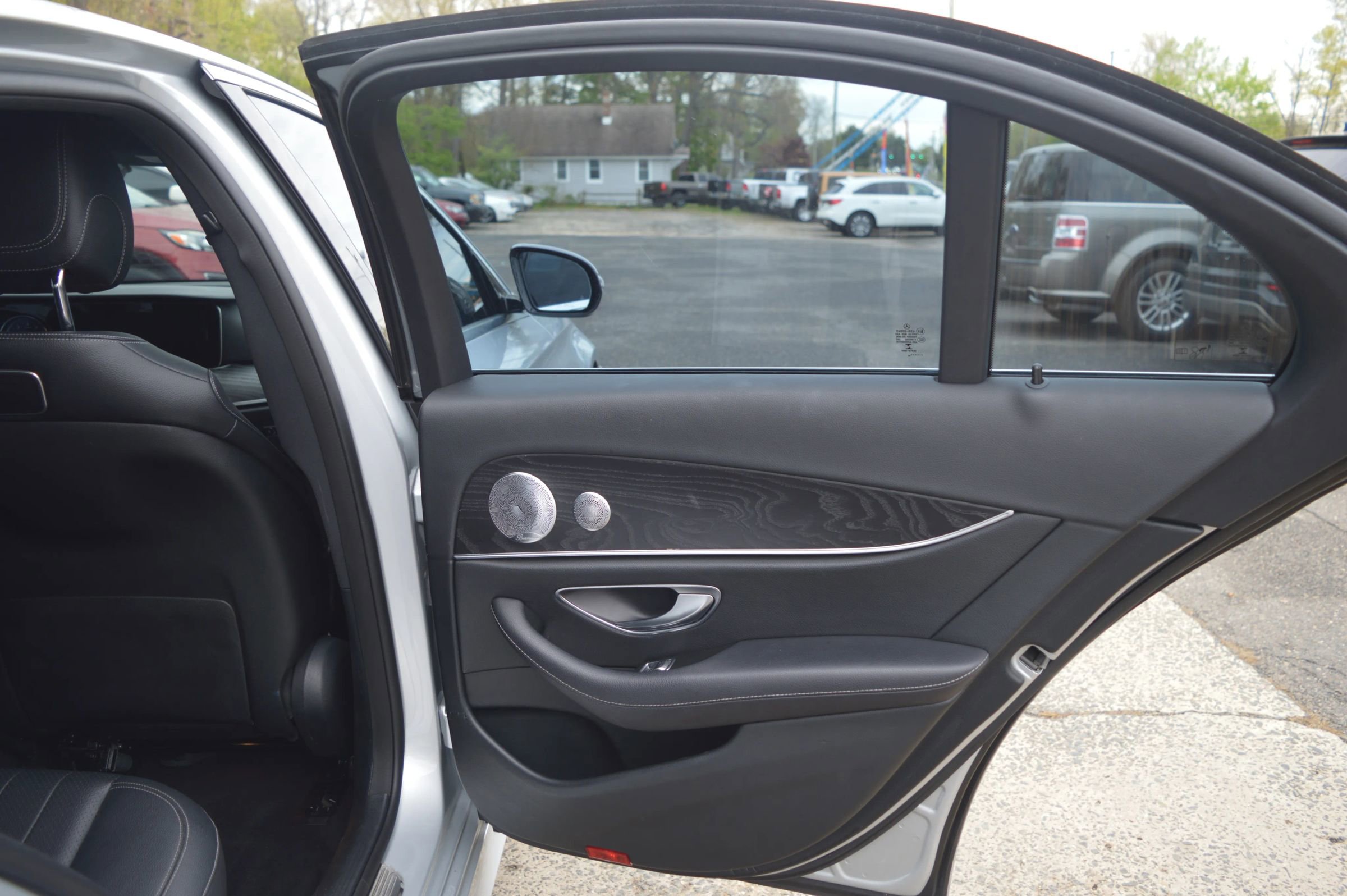 Used 2018 Mercedes-Benz E 300 4MATIC image 24