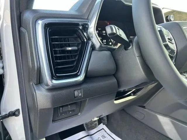 New 2026 GMC Canyon Elevation w/ LPO, Black Badging Package RWD image 25