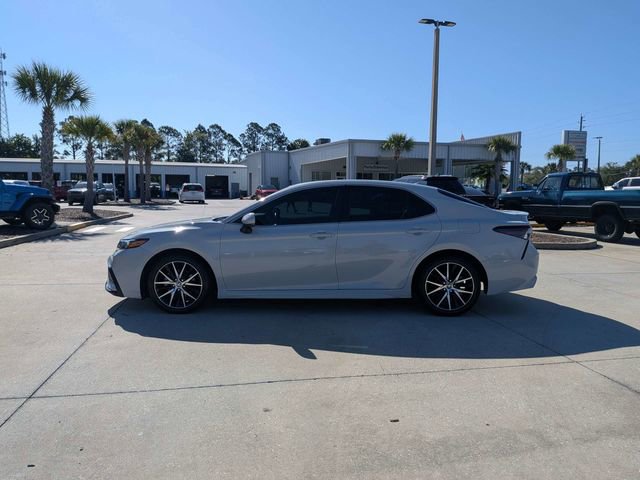 Used 2023 Toyota Camry SE FWD image 5