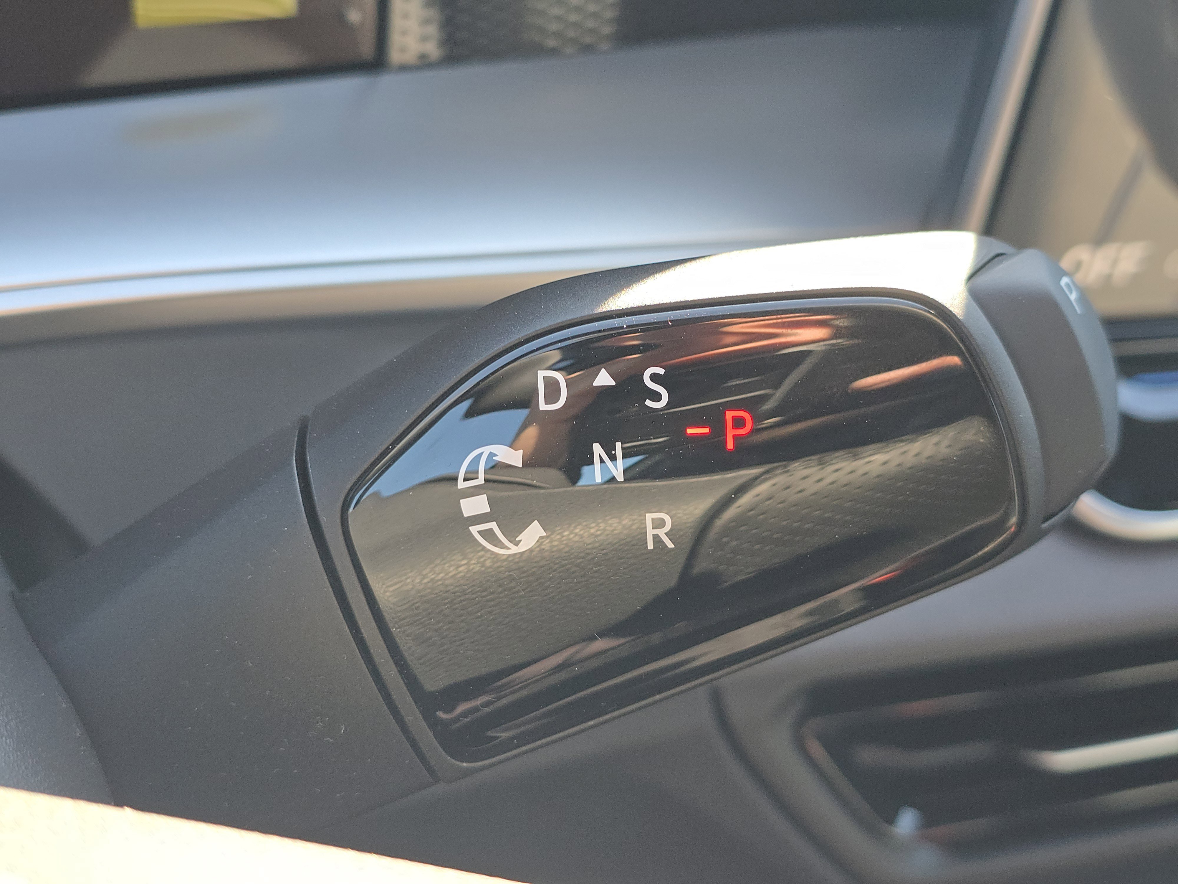 New 2026 Volkswagen Tiguan SE R-Line image 25