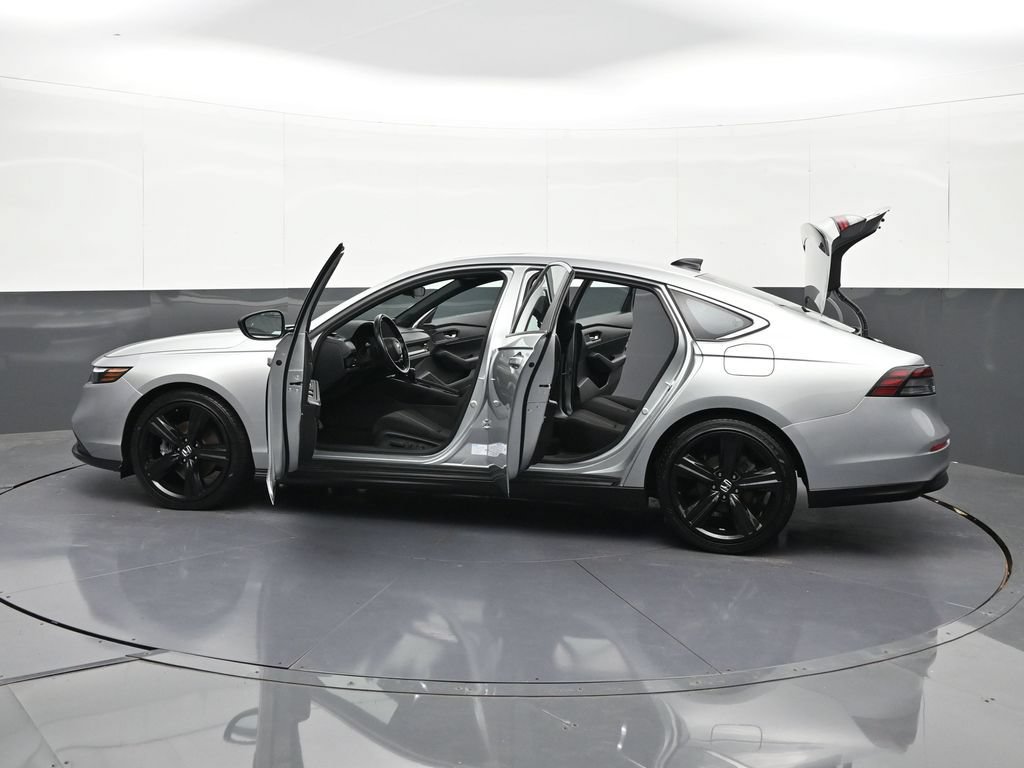 Used 2024 Honda Accord Sport image 39