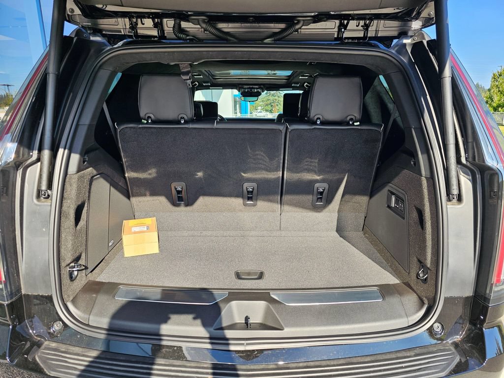 New 2026 Cadillac Escalade Platinum Sport AWD/4WD image 14