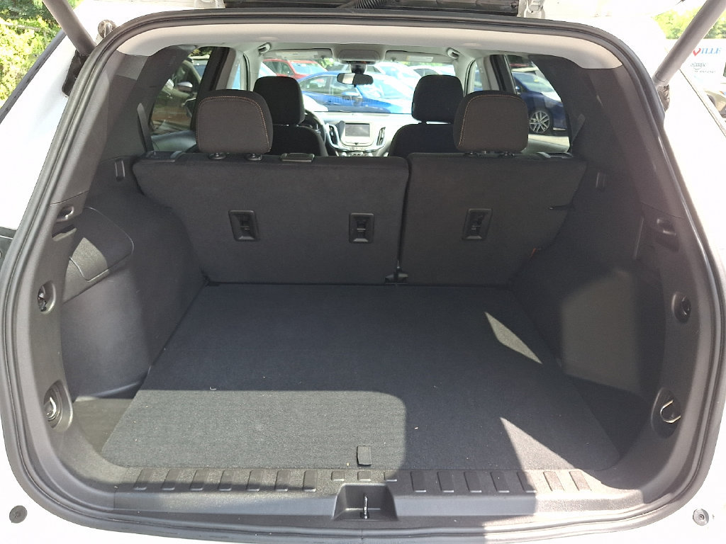 Used 2023 Chevrolet Equinox LT FWD image 28