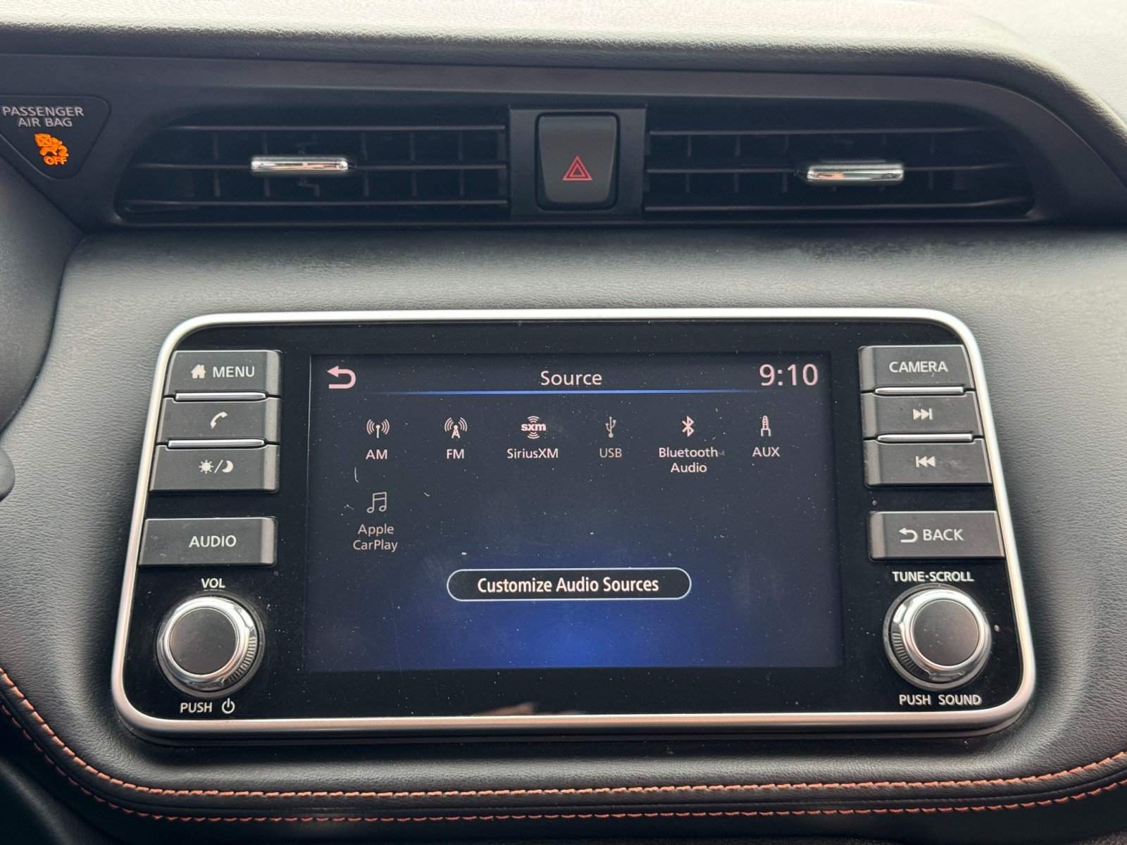Used 2019 Nissan Kicks SR w/ SR Premium Package FWD image 21