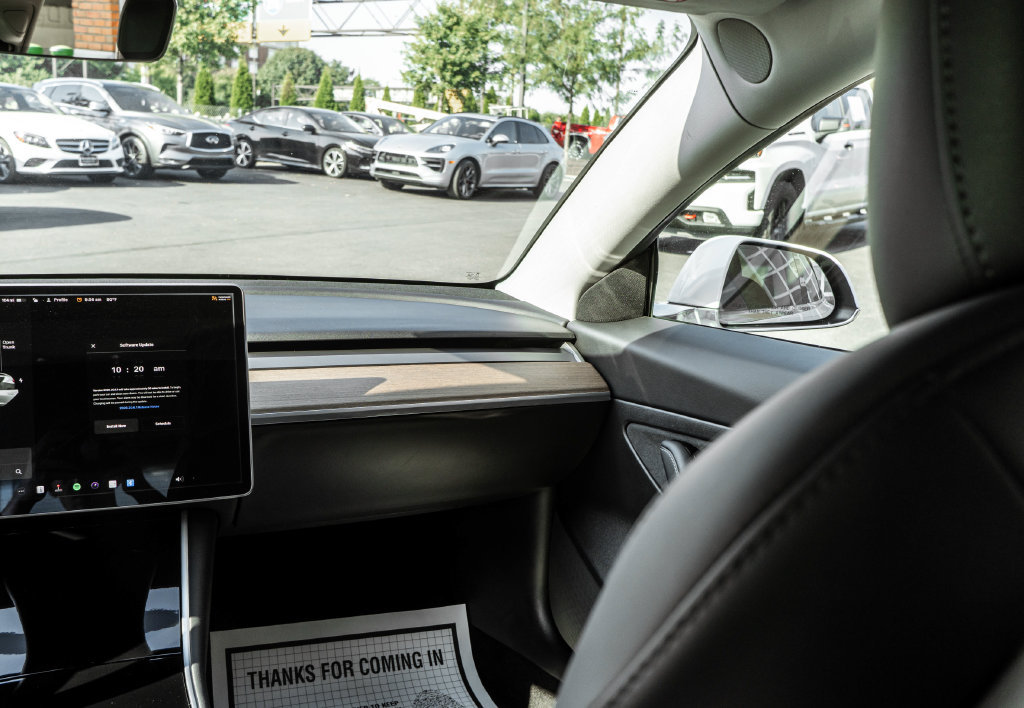 Used 2020 Tesla Model 3 Standard Range Plus RWD image 13