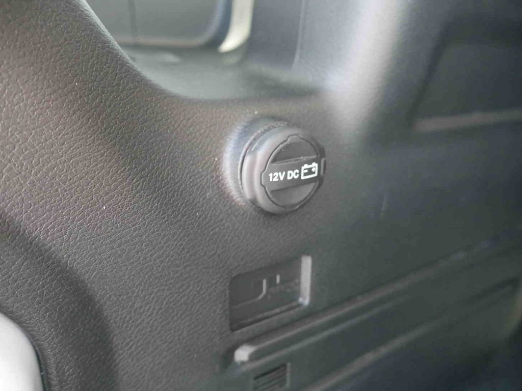 Used 2023 Jeep Wrangler Unlimited Sahara AWD/4WD image 10