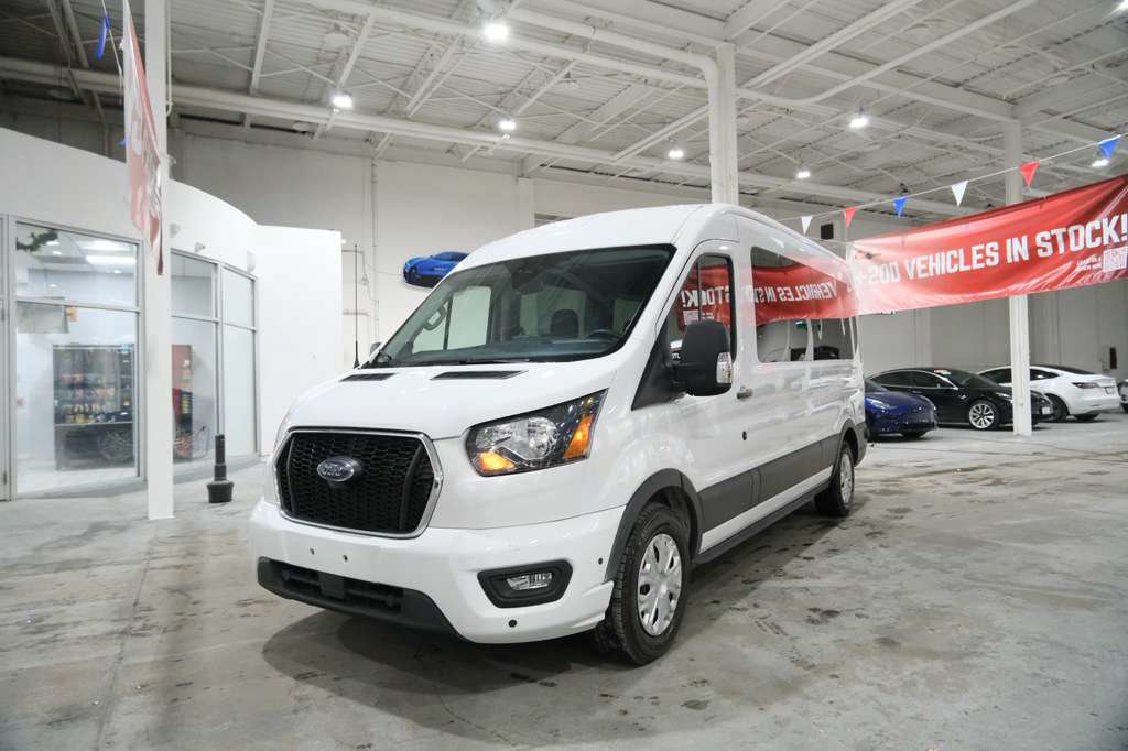 Used 2024 Ford Transit 350 XLT RWD image 4