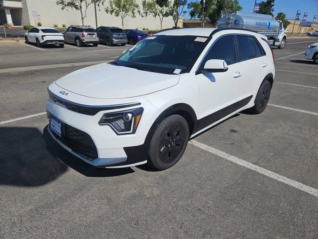 Used 2023 Kia Niro Wind FWD image 1