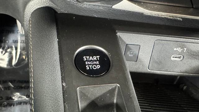 Certified 2025 Nissan Kicks SV image 23