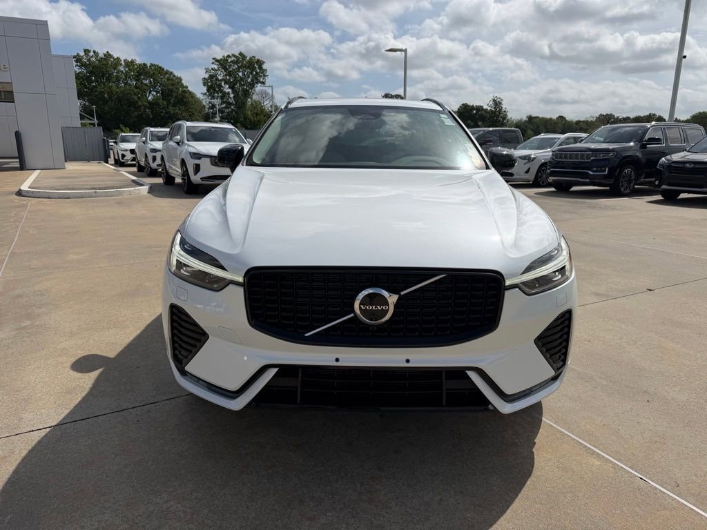 Used 2023 Volvo XC60 B5 Plus w/ Climate Package image 8