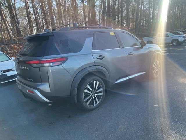Used 2025 Nissan Pathfinder Platinum image 5