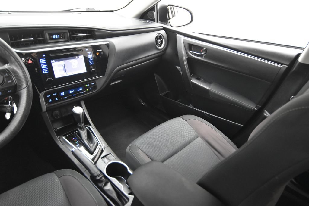 Used 2017 Toyota Corolla LE FWD image 28