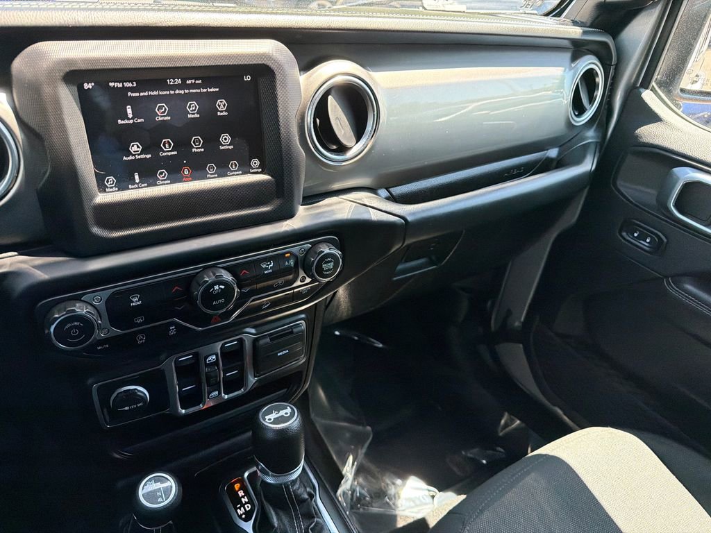 Used 2020 Jeep Wrangler Unlimited Sahara AWD/4WD image 23