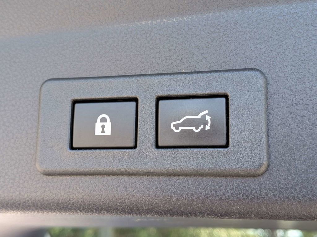 Used 2022 Subaru Ascent Limited w/ Technology Package AWD/4WD image 15