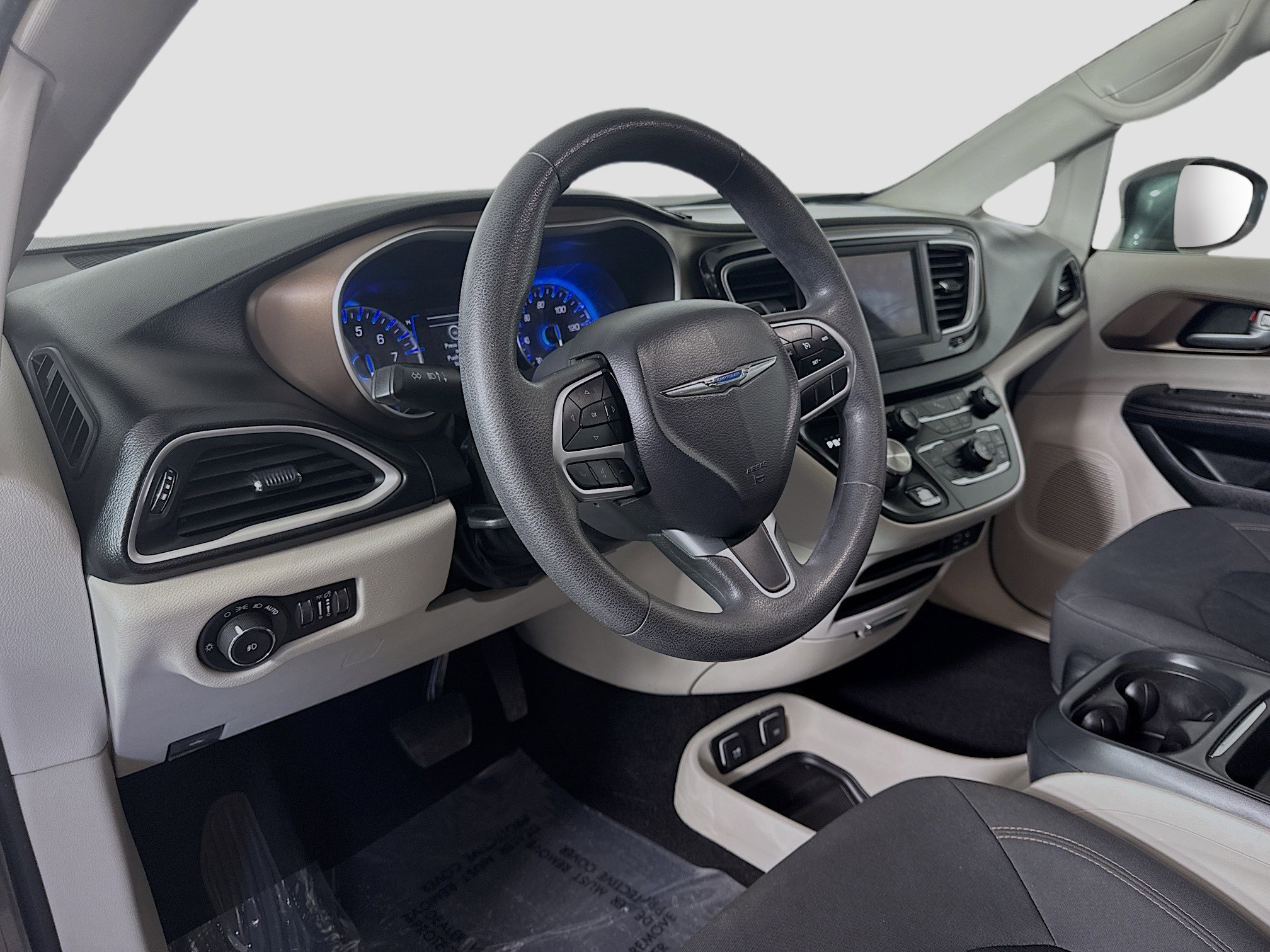 Used 2018 Chrysler Pacifica Touring Plus w/ Tire & Wheel Group image 23