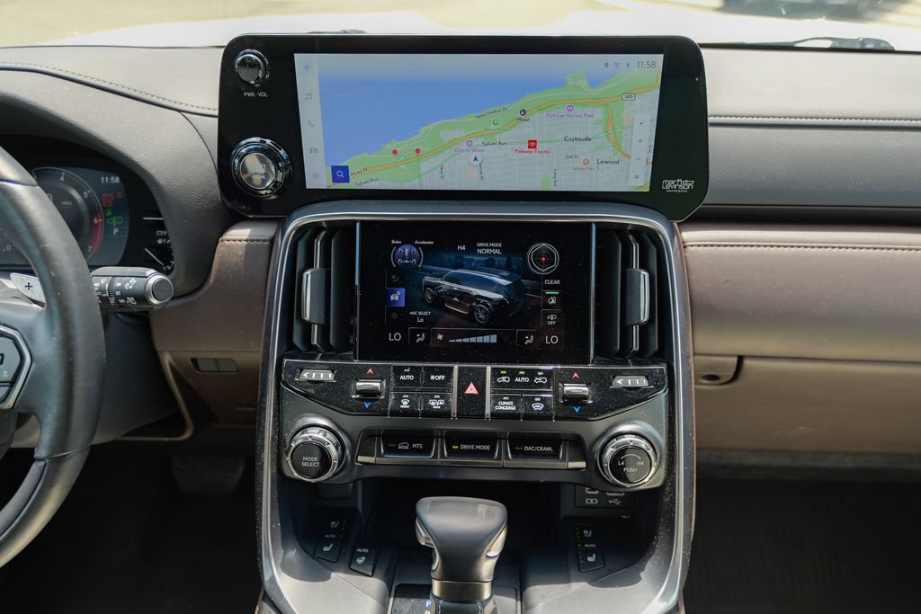 Used 2024 Lexus LX 600 4WD w/ Appearance Package image 56