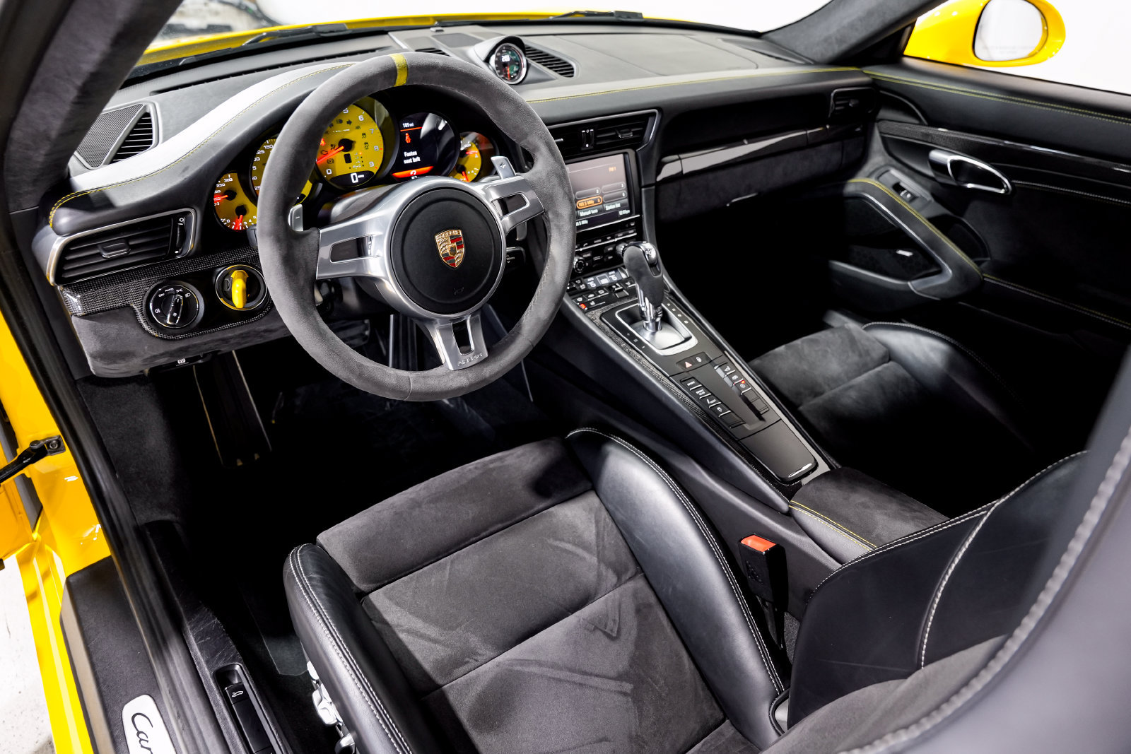Used 2015 Porsche 911 Carrera GTS RWD image 9