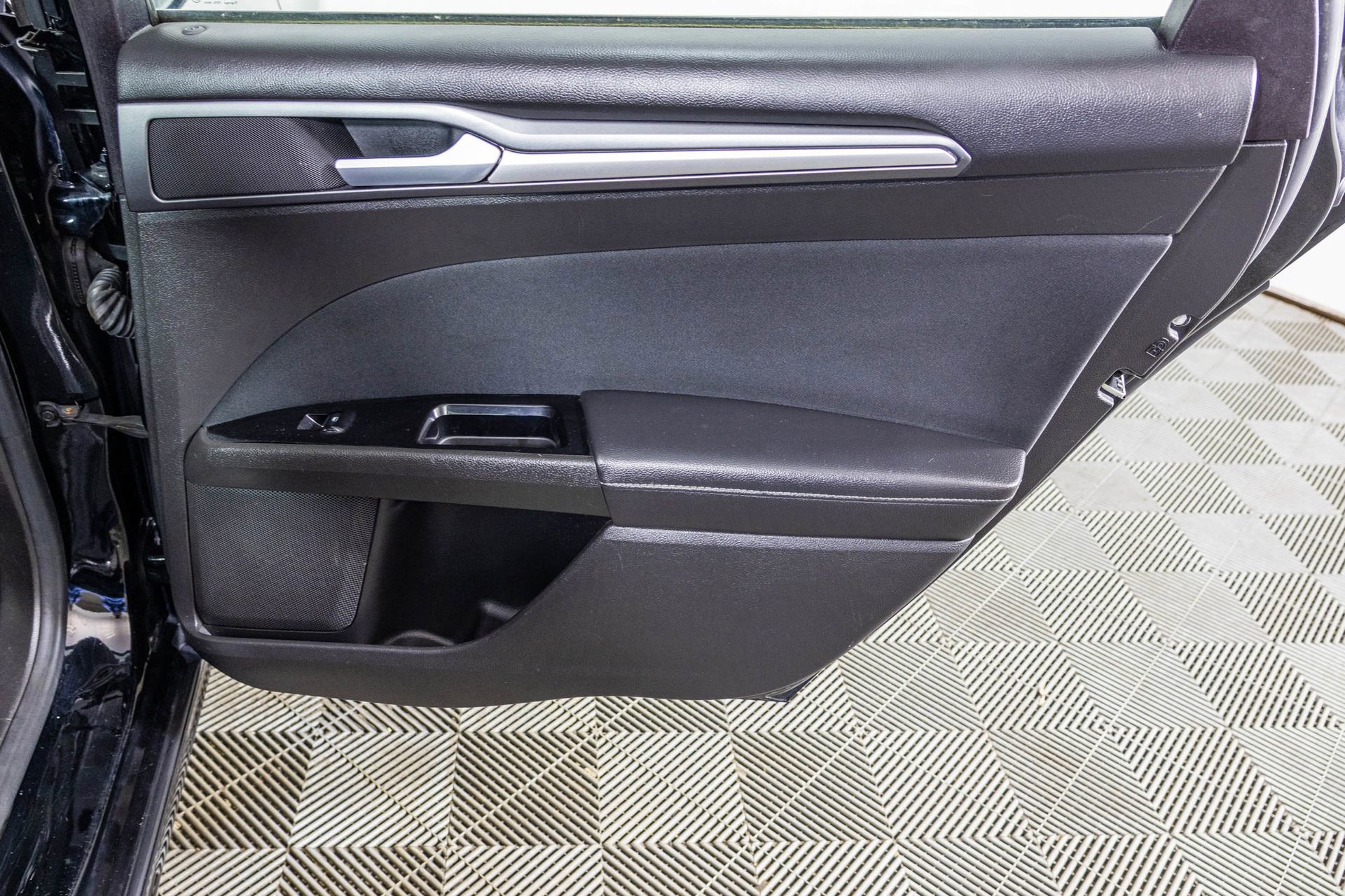 Used 2016 Ford Fusion SE FWD image 41