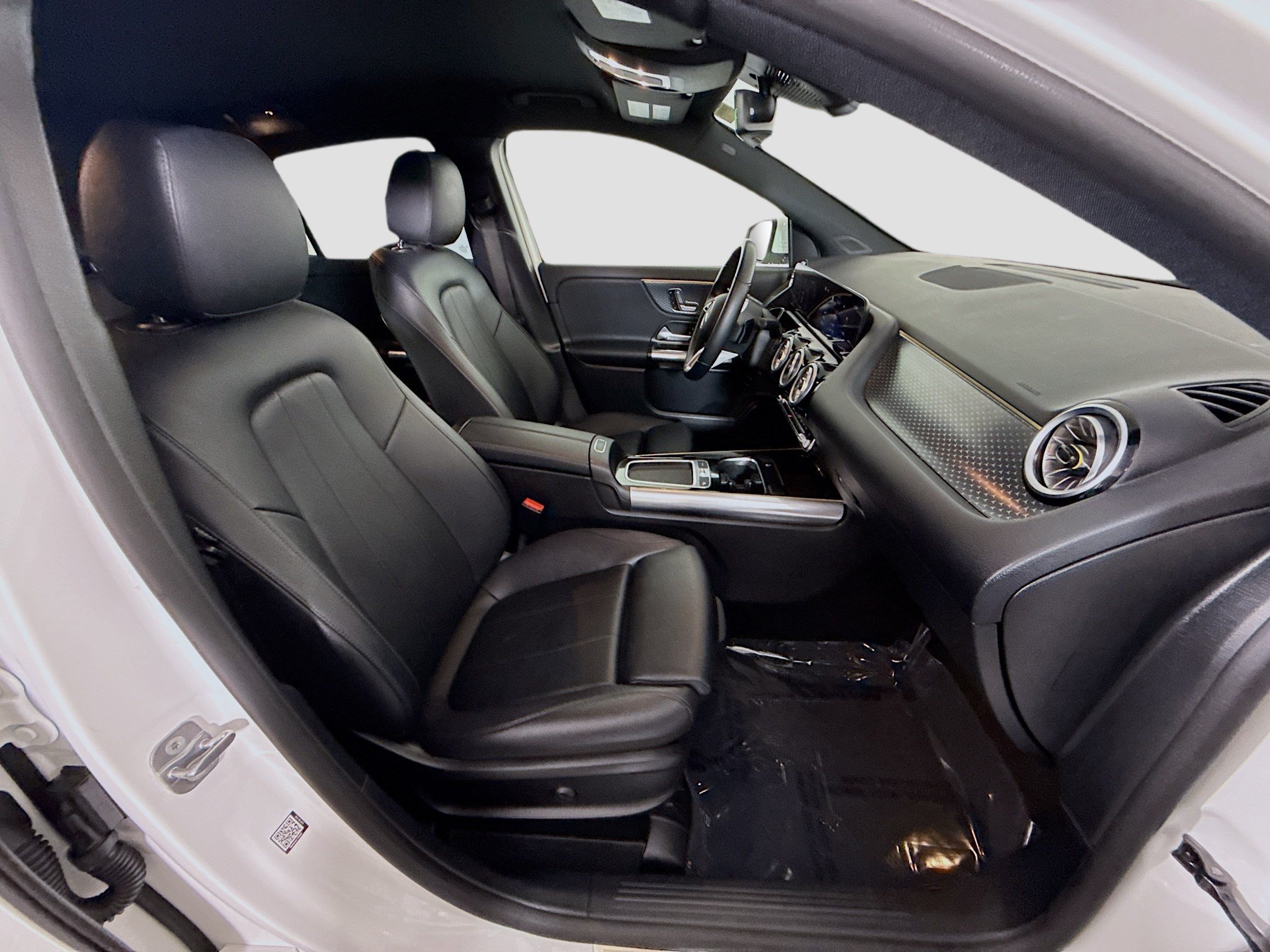 Used 2025 Mercedes-Benz GLA 250 image 29