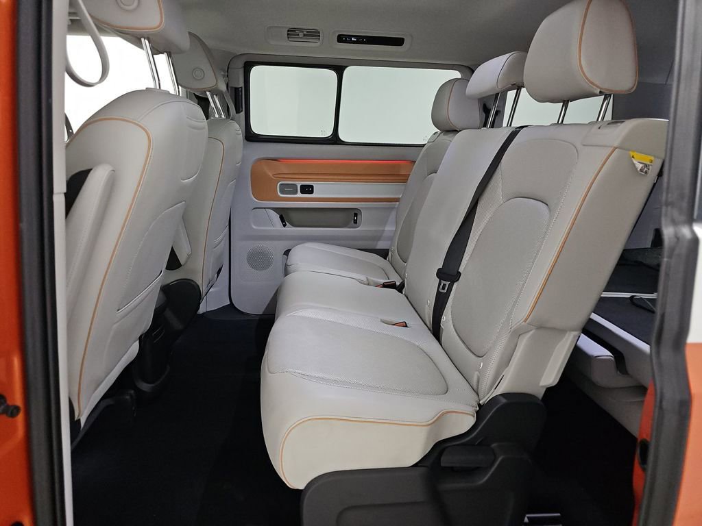 Used 2025 Volkswagen ID. Buzz Pro S Plus image 13