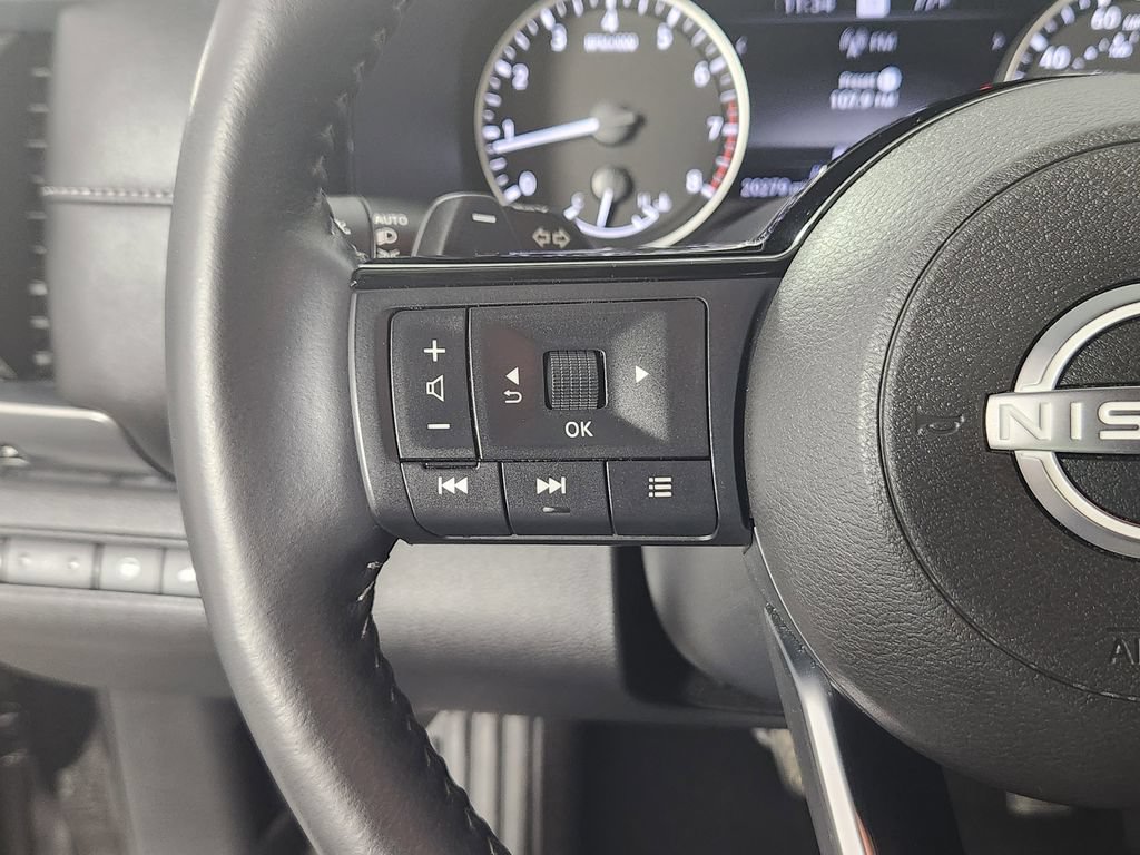 Used 2024 Nissan Pathfinder SL AWD/4WD image 23