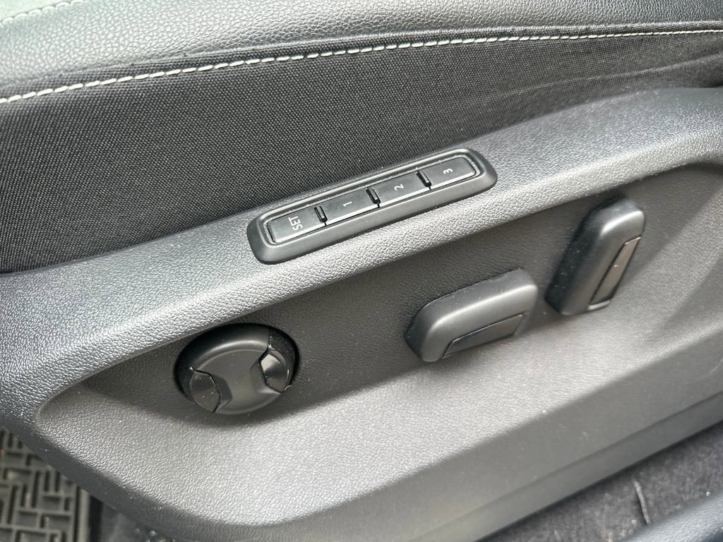 Certified 2023 Volkswagen Atlas SEL AWD/4WD image 4