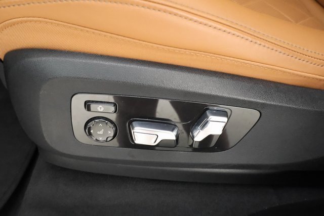 Used 2024 BMW X5 xDrive50e image 10