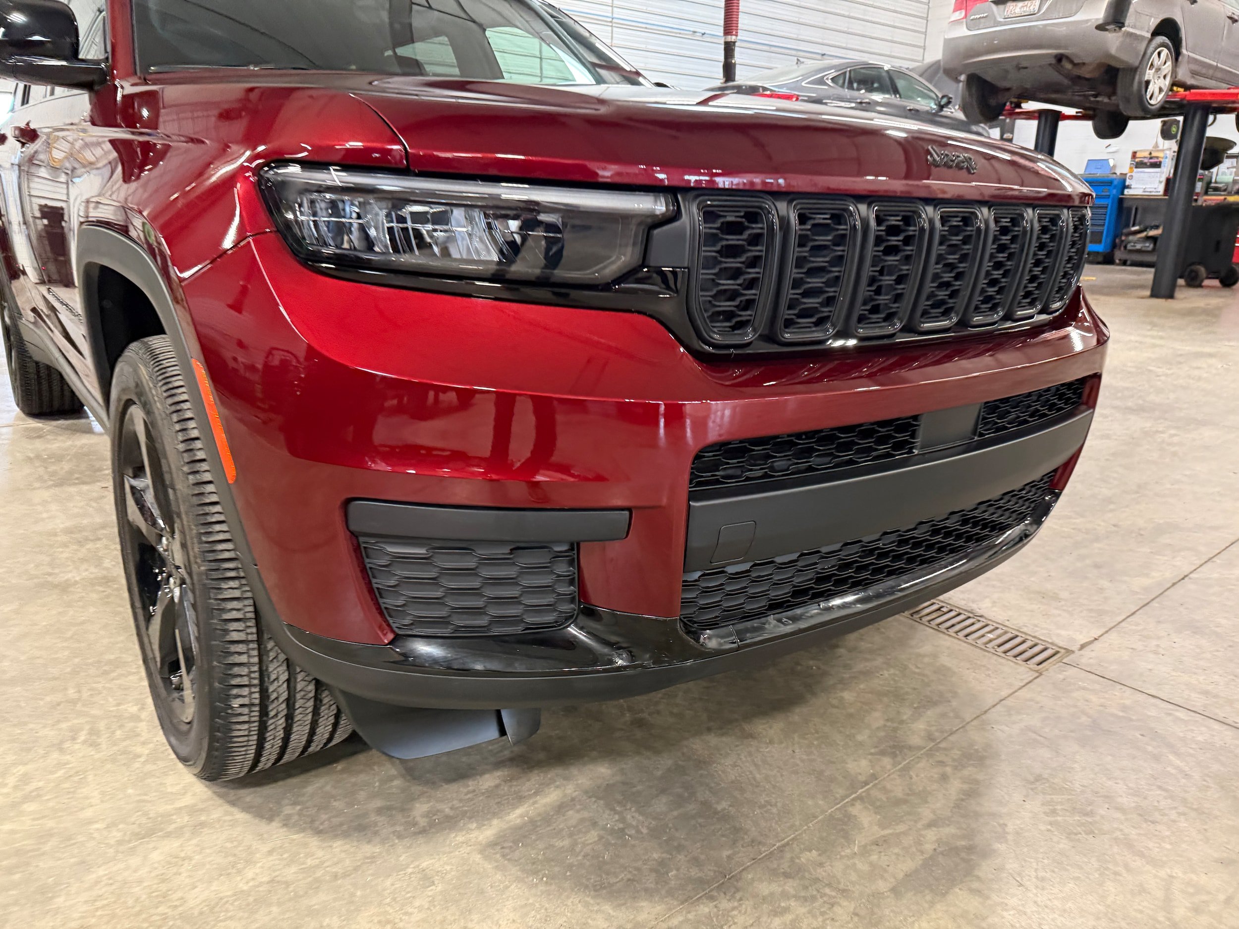 Certified 2025 Jeep Grand Cherokee L Altitude AWD/4WD image 2