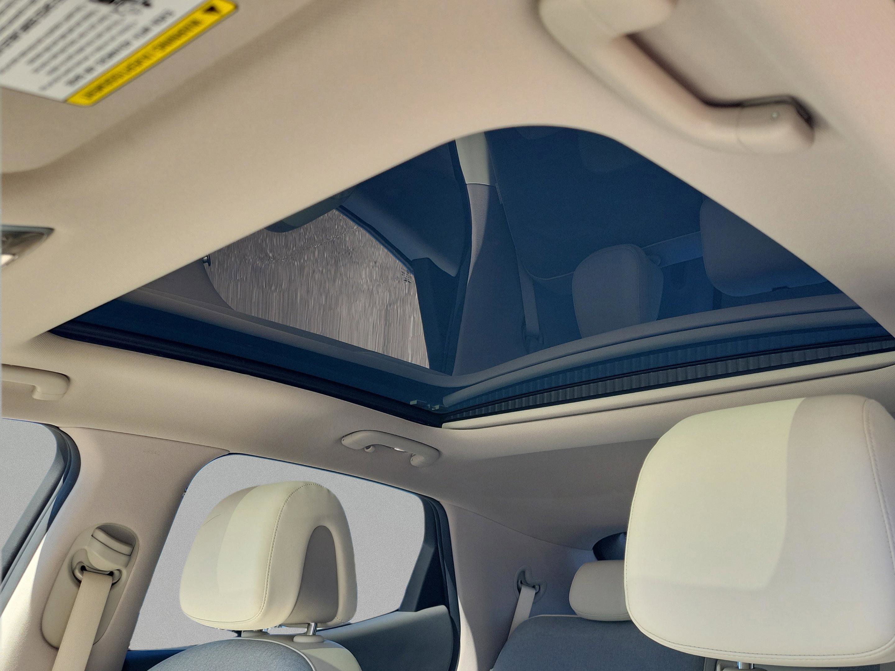 Used 2024 Genesis GV60 RWD image 38