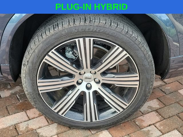 Used 2024 Volvo XC90 T8 Plus w/ Protection Package Premier AWD/4WD image 7