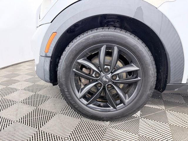 Used 2011 MINI Cooper Countryman FWD image 16