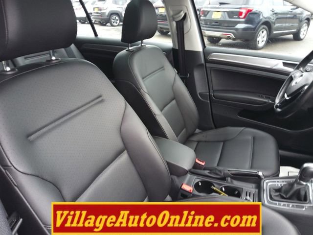 Used 2017 Volkswagen Golf Alltrack SE image 32