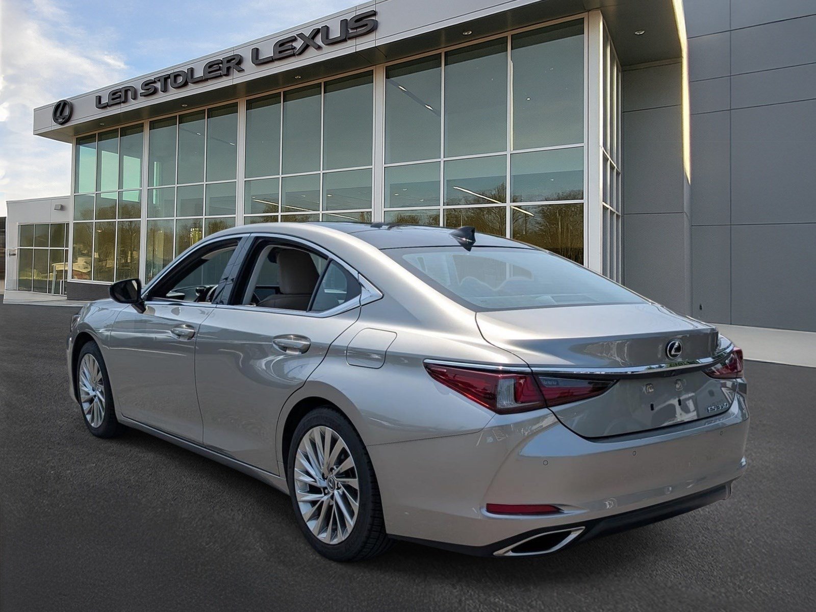 Used 2019 Lexus ES 350 w/ Accessory Package FWD image 5