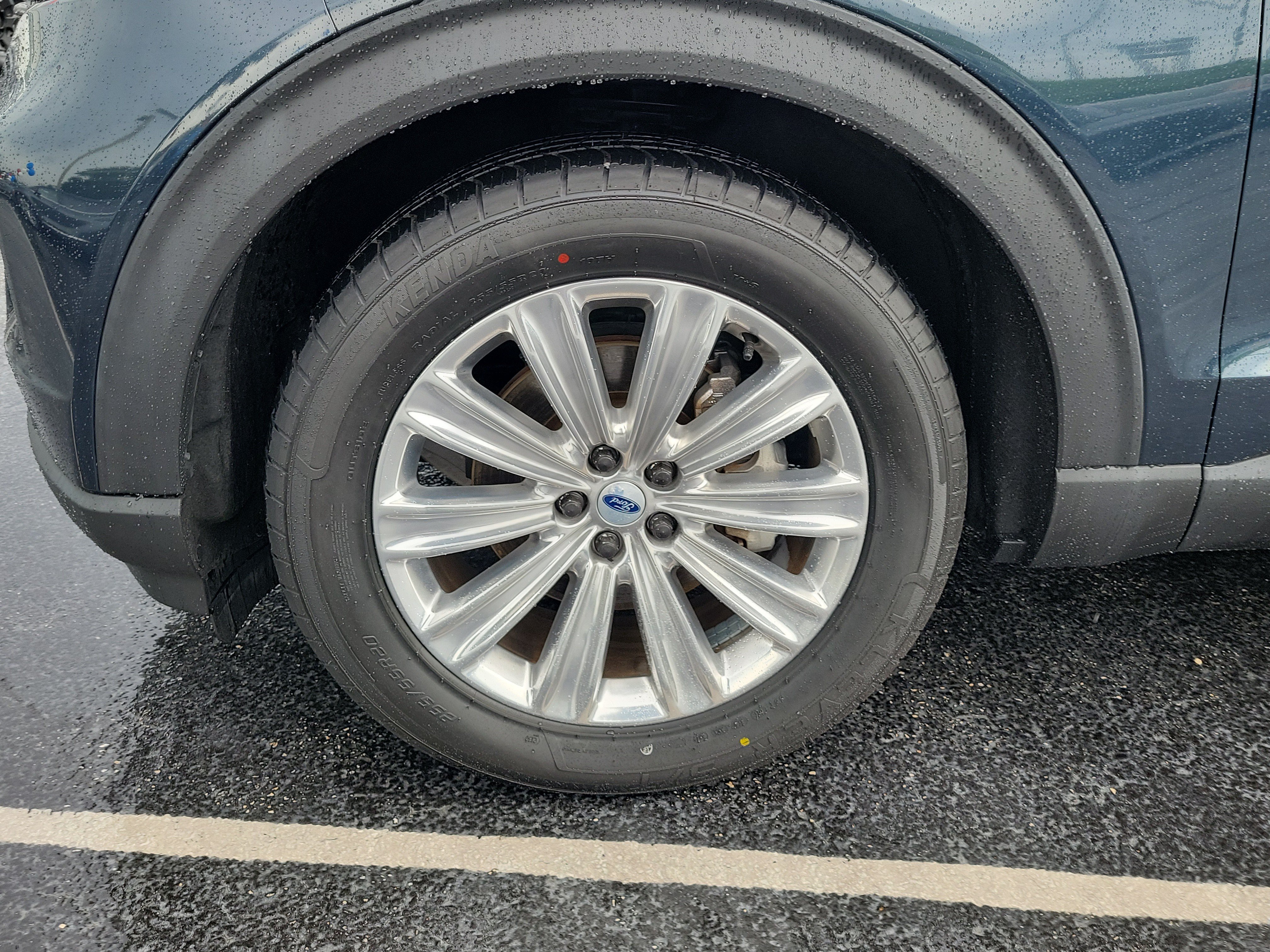 Certified 2023 Ford Explorer Limited w/ Limited Technology Package RWD image 5