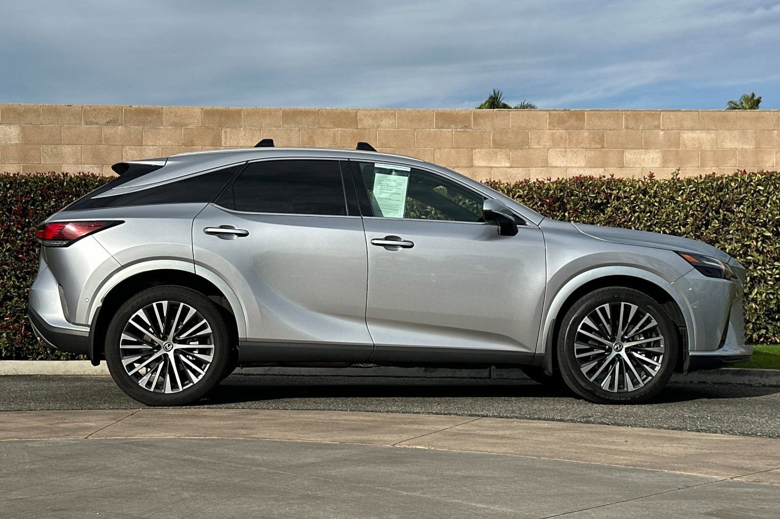 Certified 2024 Lexus RX 350 w/ Convenience Package image 3