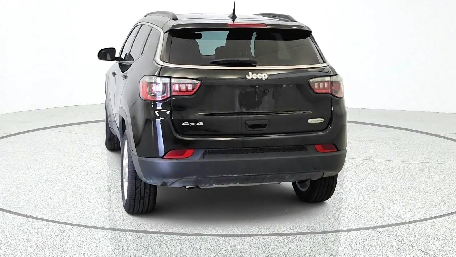 Used 2023 Jeep Compass Latitude AWD/4WD image 7