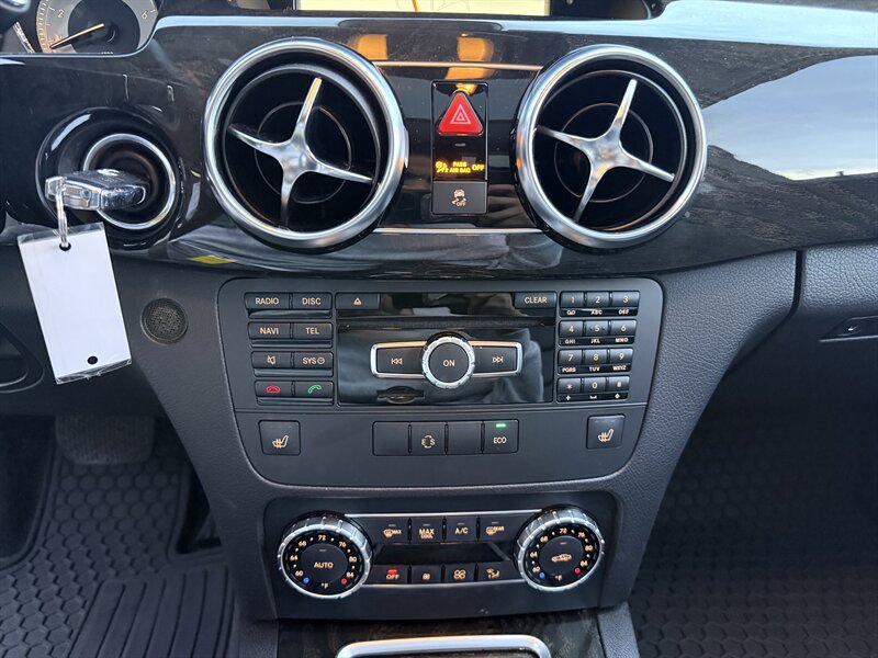 Used 2015 Mercedes-Benz GLK 350 4MATIC image 16