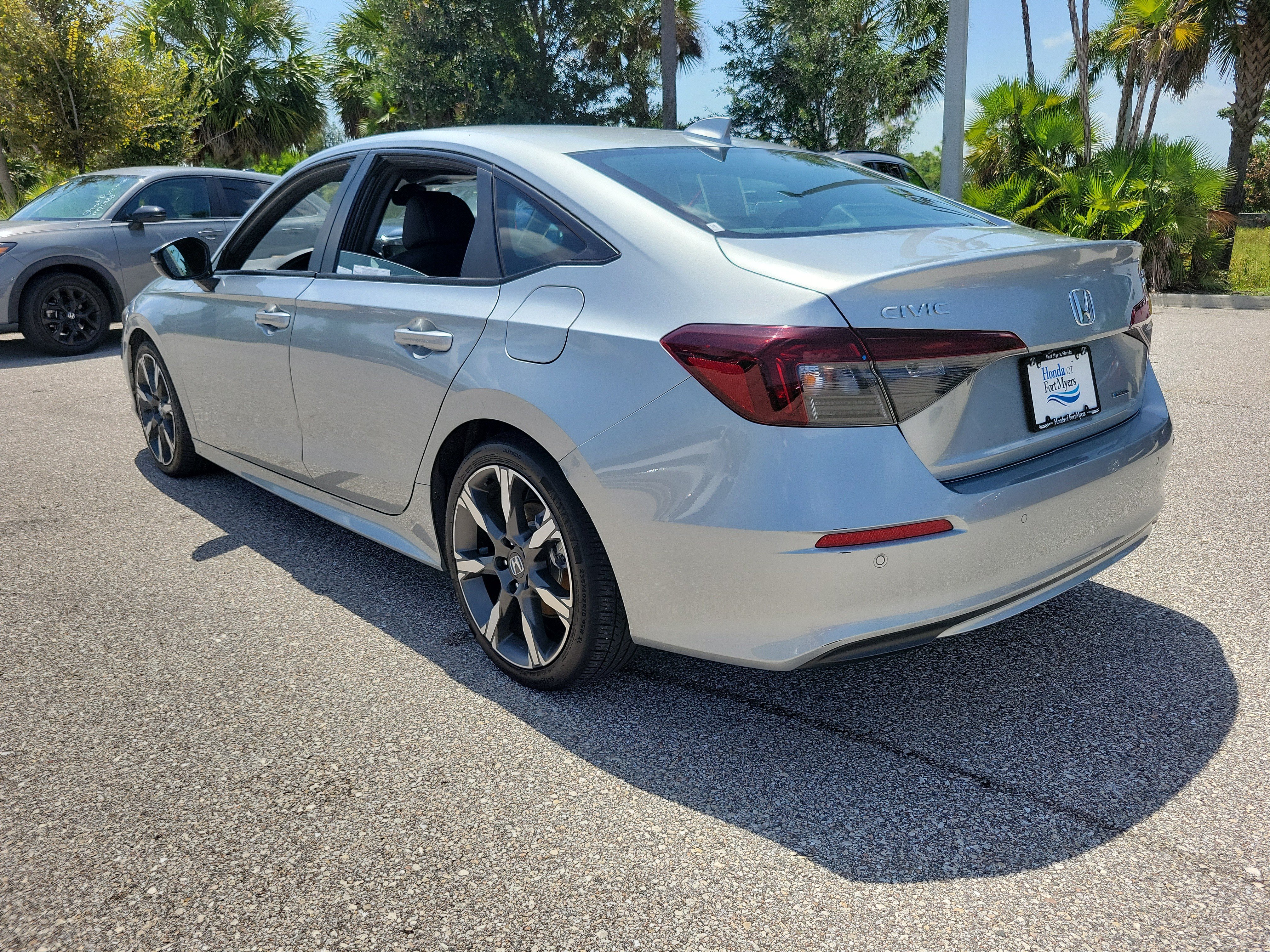 Used 2025 Honda Civic Sport image 4