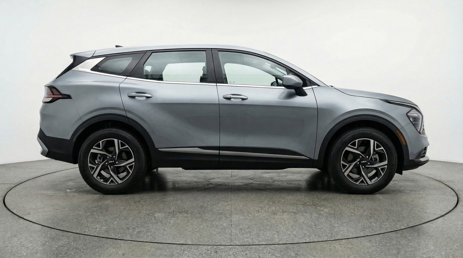 Used 2025 Kia Sportage LX image 11