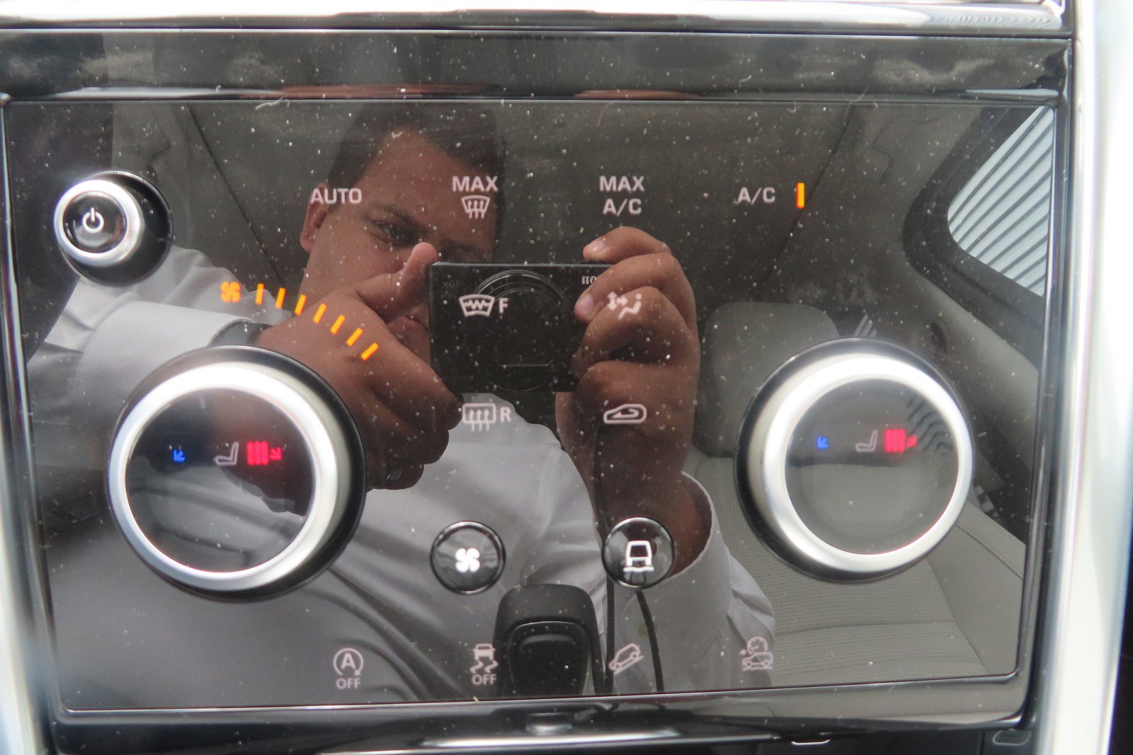 Used 2023 Land Rover Discovery Sport SE image 35