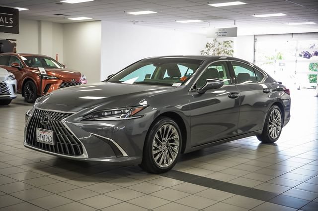 Certified 2025 Lexus ES 300h w/ Luxury Package FWD image 4