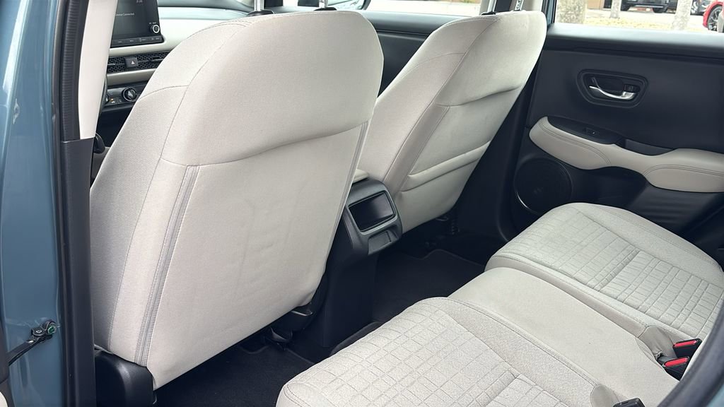 Certified 2025 Honda HR-V LX image 31