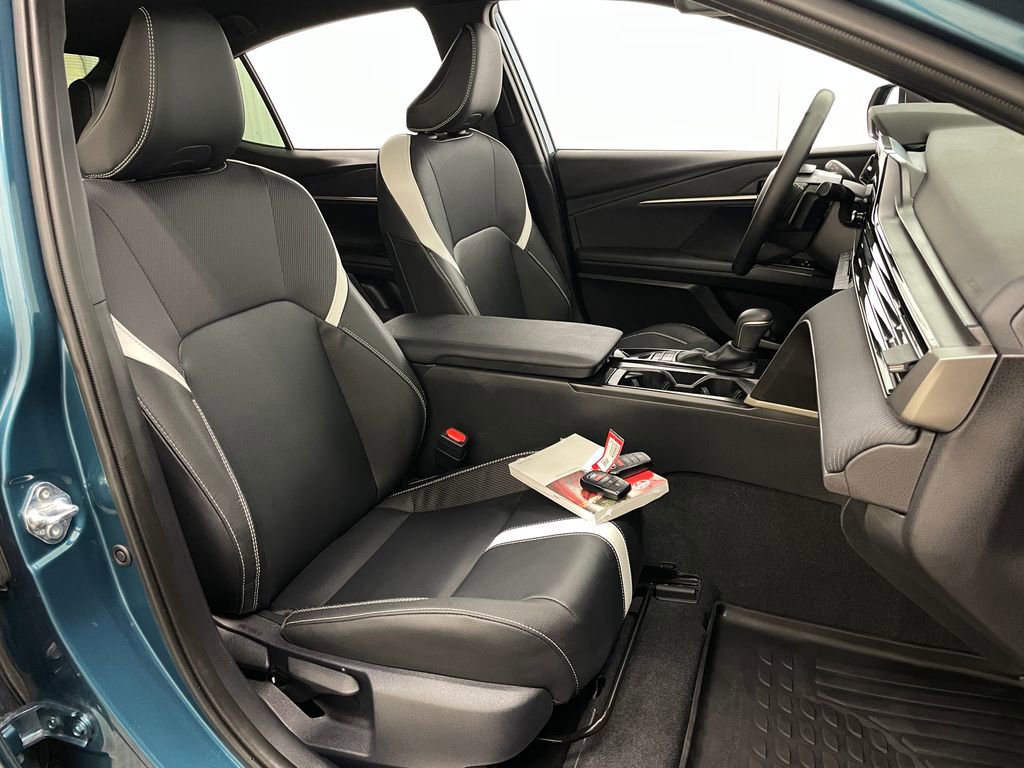 Used 2025 Toyota Camry SE image 35