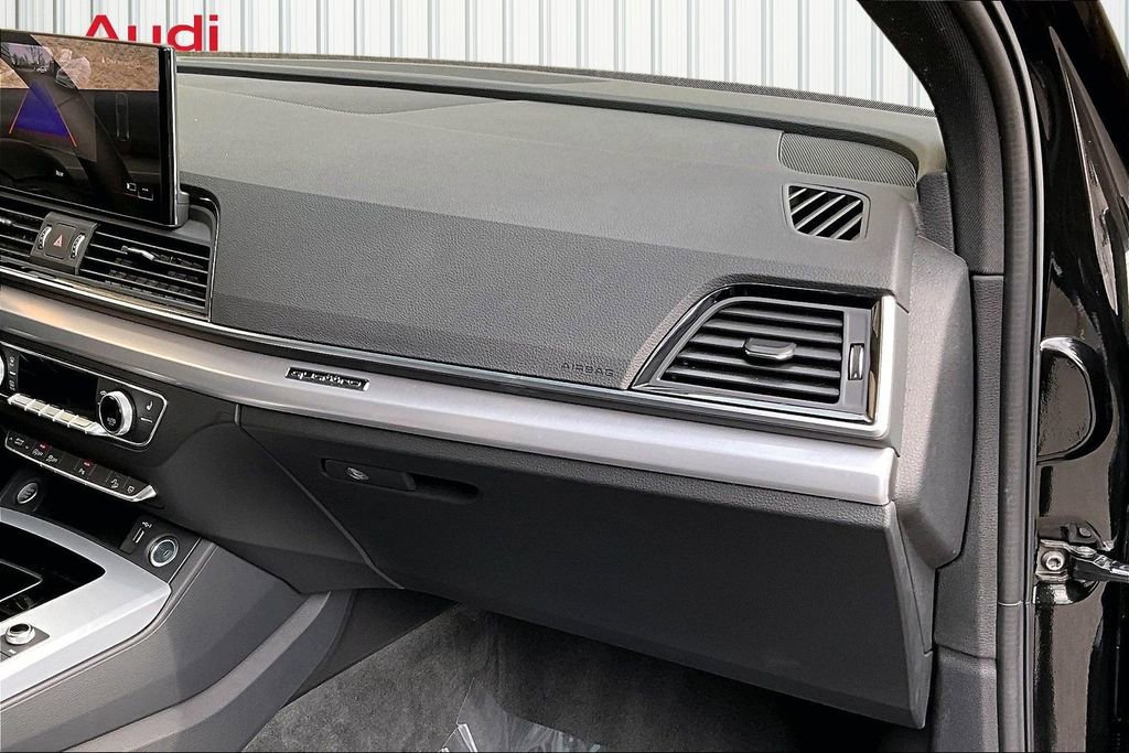Certified 2025 Audi Q5 2.0T Premium w/ Convenience Plus Package image 26